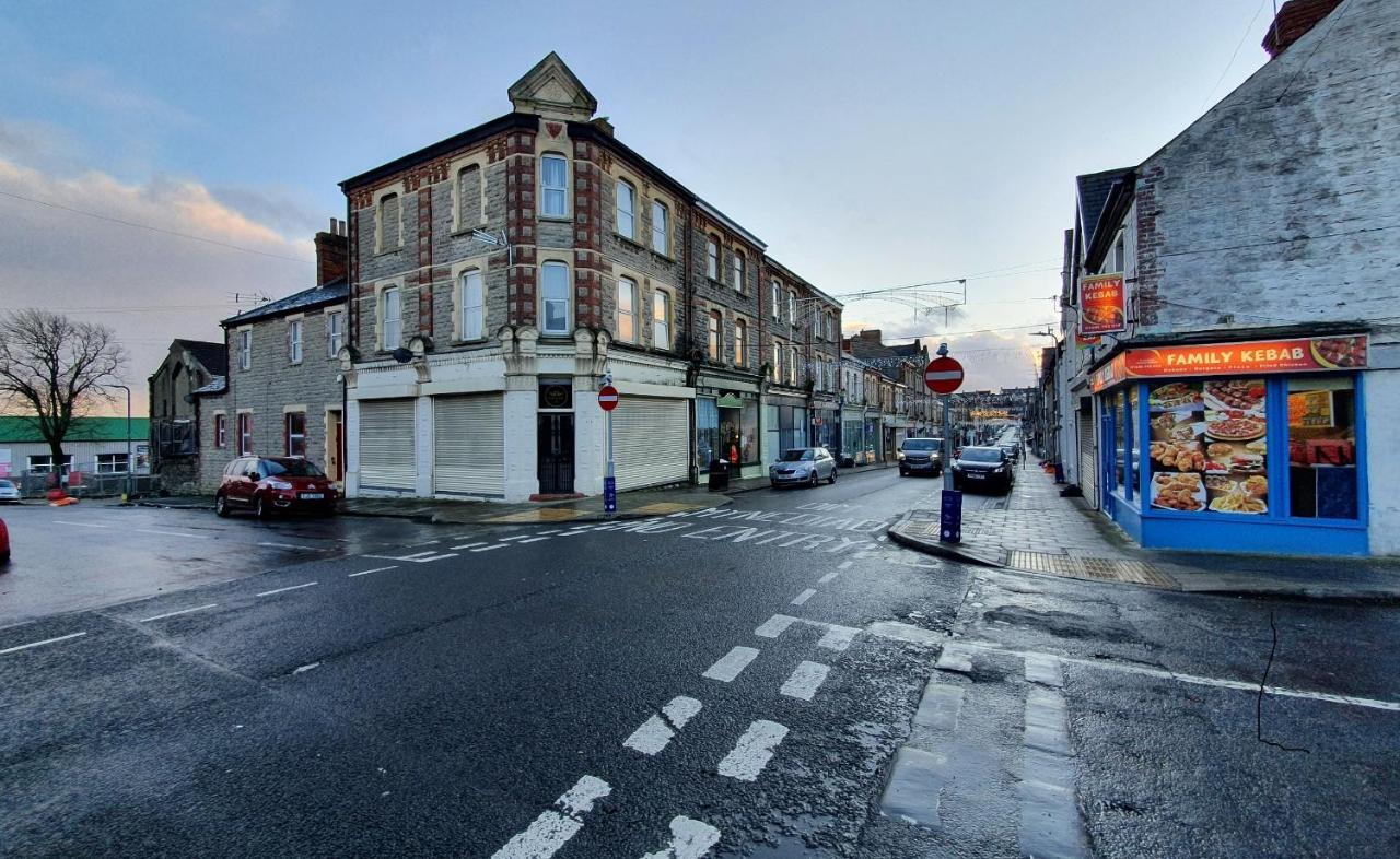 F3 2 Bedroomed Town House - Free Parking - Super 150 Mbps Wifi Near Gavin N Stacey Film House - 1 Free Dog Allowed Barry Exterior photo