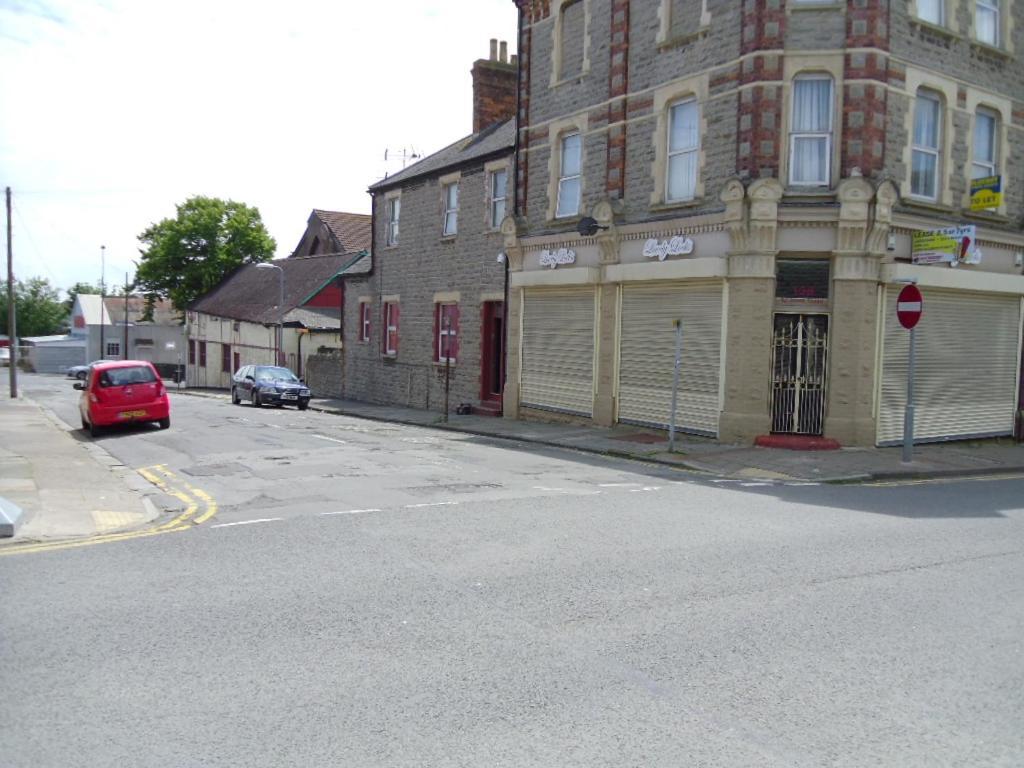 F3 2 Bedroomed Town House - Free Parking - Super 150 Mbps Wifi Near Gavin N Stacey Film House - 1 Free Dog Allowed Barry Exterior photo