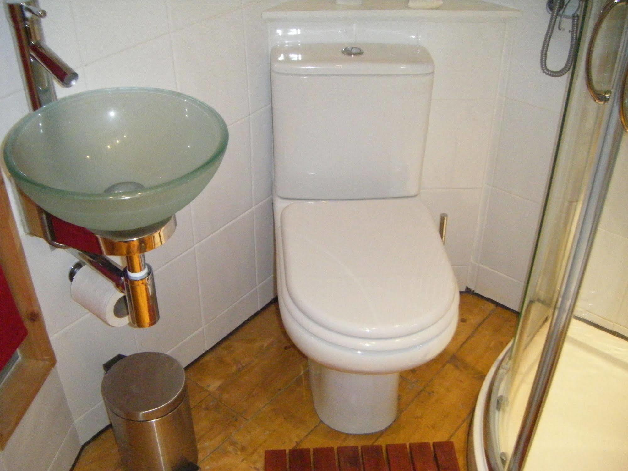 F3 2 Bedroomed Town House - Free Parking - Super 150 Mbps Wifi Near Gavin N Stacey Film House - 1 Free Dog Allowed Barry Exterior photo