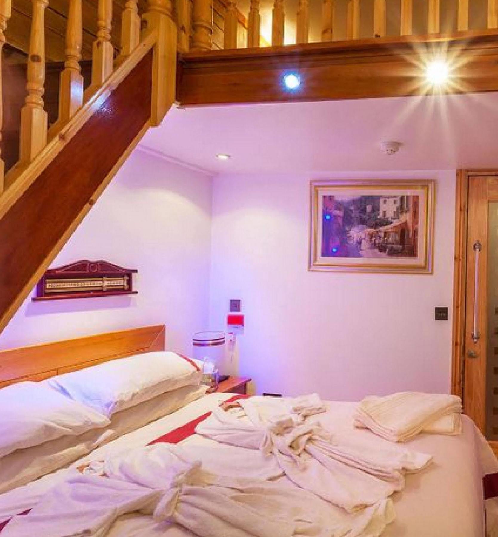 F3 2 Bedroomed Town House - Free Parking - Super 150 Mbps Wifi Near Gavin N Stacey Film House - 1 Free Dog Allowed Barry Exterior photo