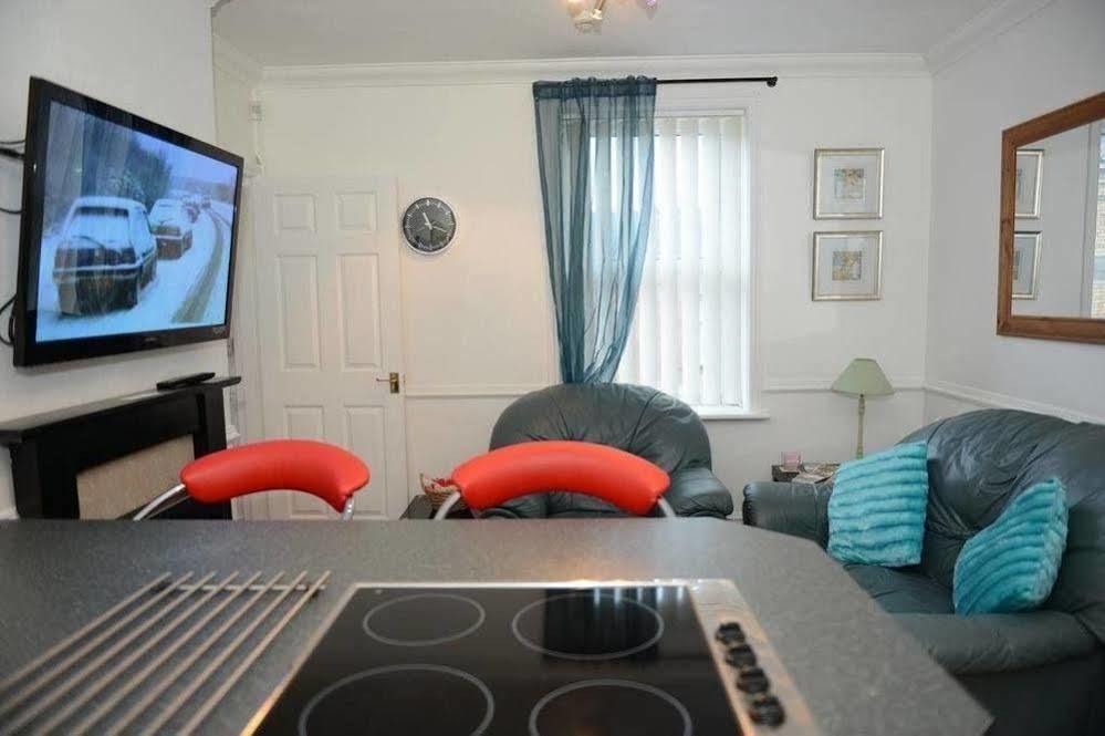 F3 2 Bedroomed Town House - Free Parking - Super 150 Mbps Wifi Near Gavin N Stacey Film House - 1 Free Dog Allowed Barry Exterior photo