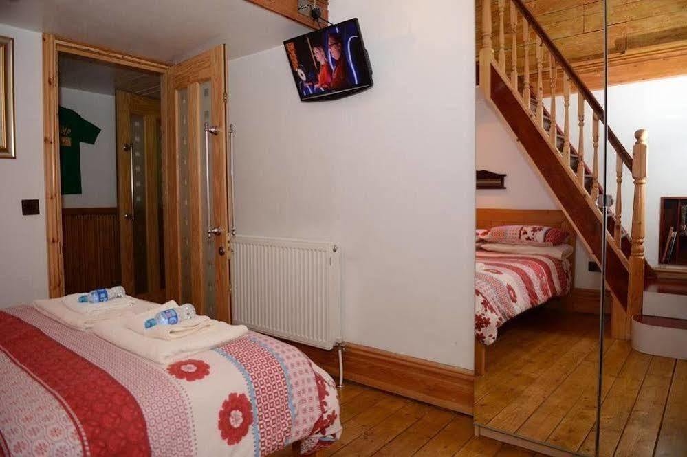 F3 2 Bedroomed Town House - Free Parking - Super 150 Mbps Wifi Near Gavin N Stacey Film House - 1 Free Dog Allowed Barry Exterior photo