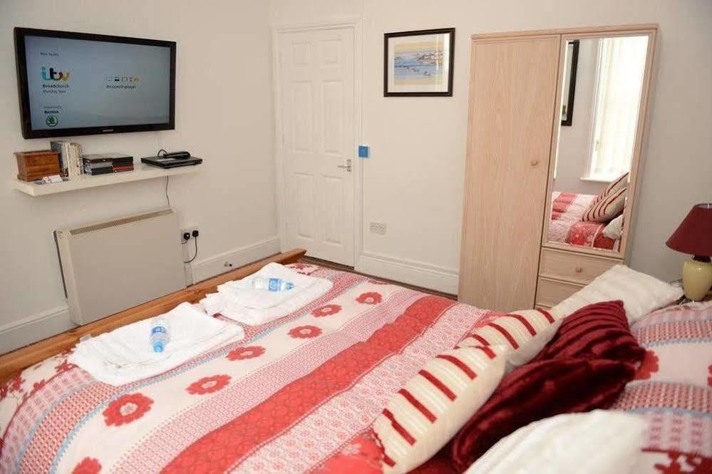 F3 2 Bedroomed Town House - Free Parking - Super 150 Mbps Wifi Near Gavin N Stacey Film House - 1 Free Dog Allowed Barry Exterior photo